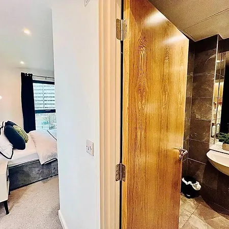 Ivy Suite, Luxe B'ham *